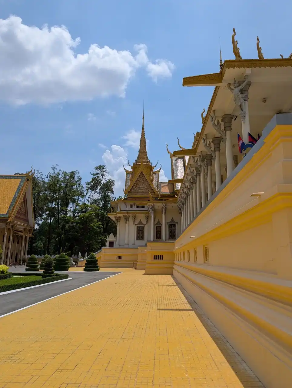 /phnom-penh/royal-palace2.jpg