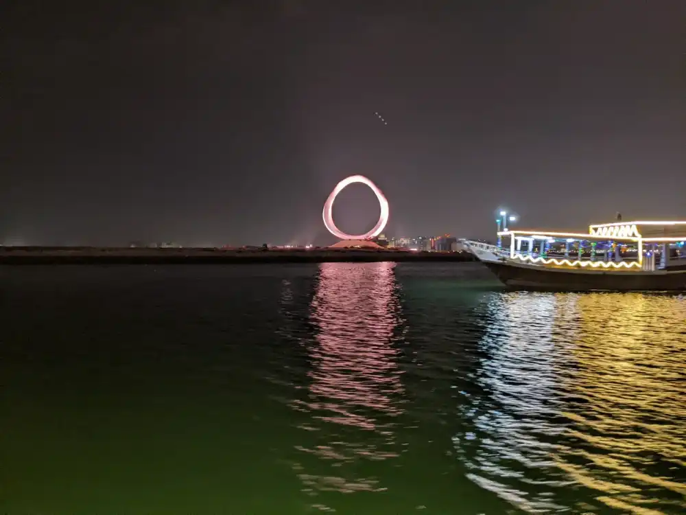 /doha/fifa-world-cup-2022-statue2.JPG