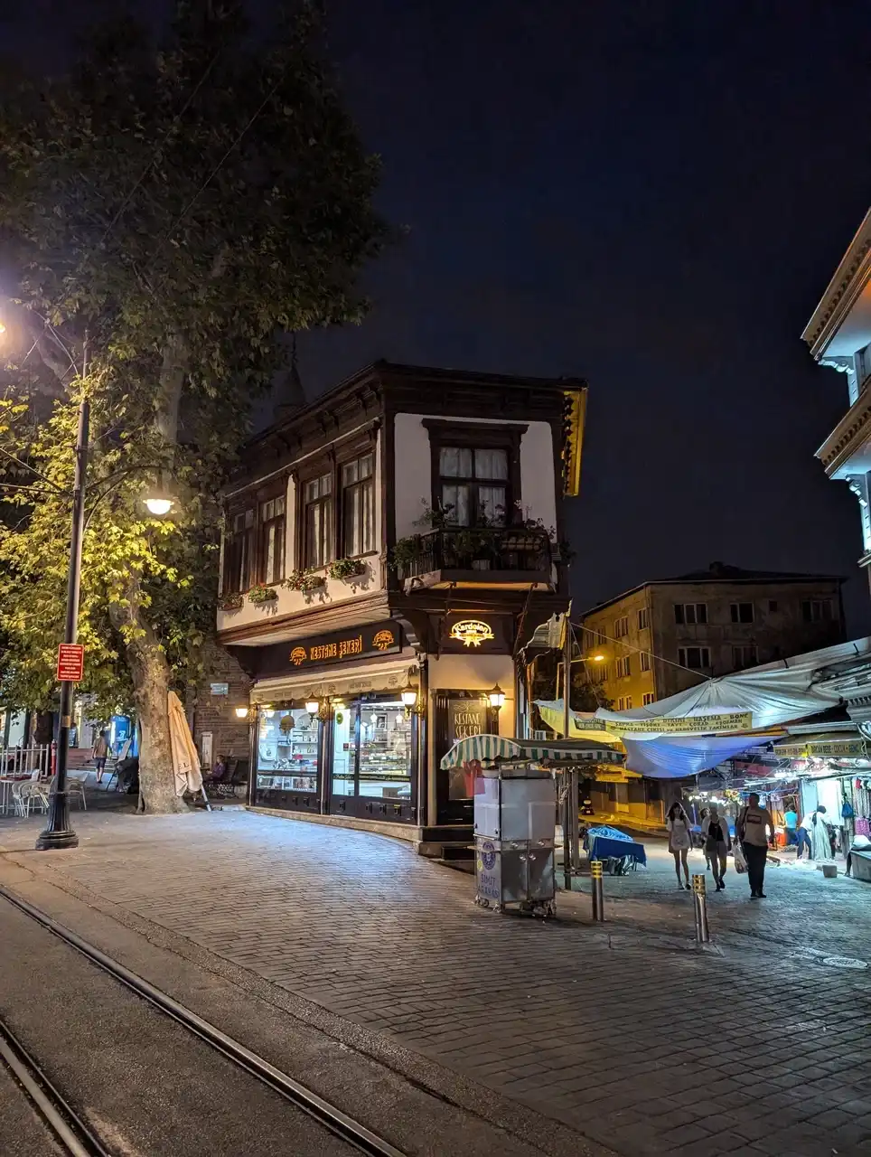 /bursa/bursa-night.jpg