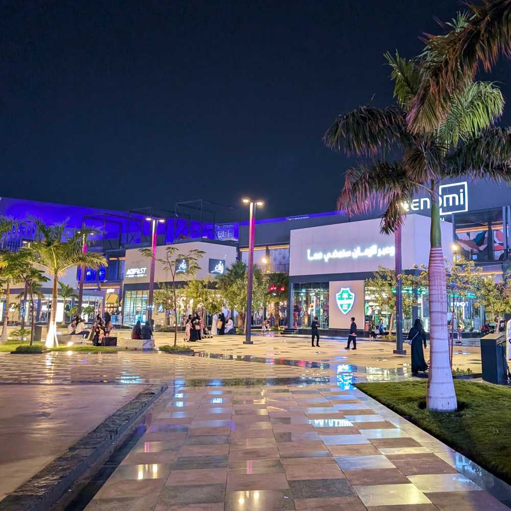 /jeddah/cenomi-u-walk2.jpg
