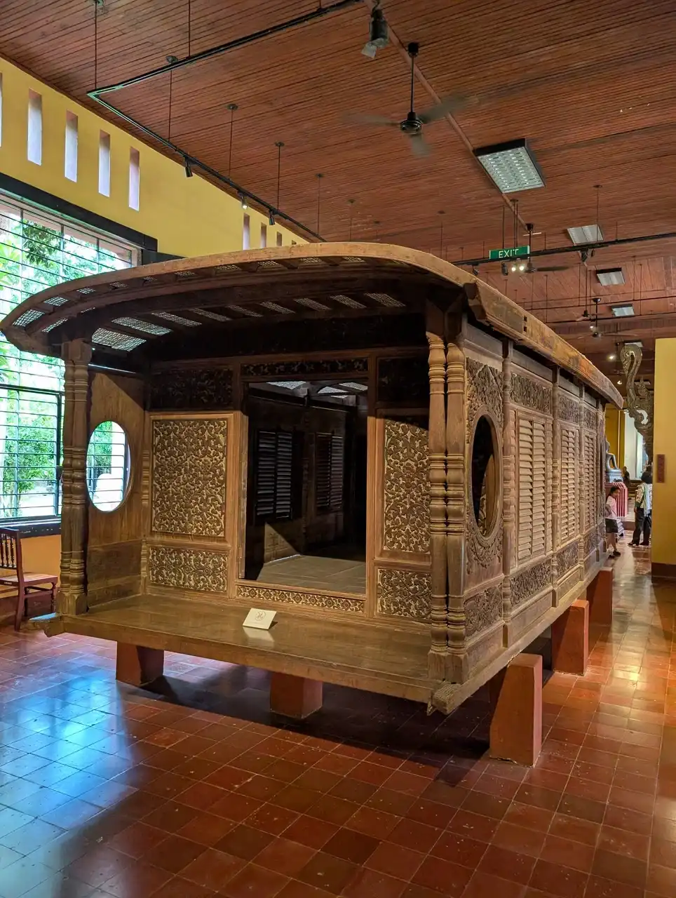 /phnom-penh/national-museum7.jpg
