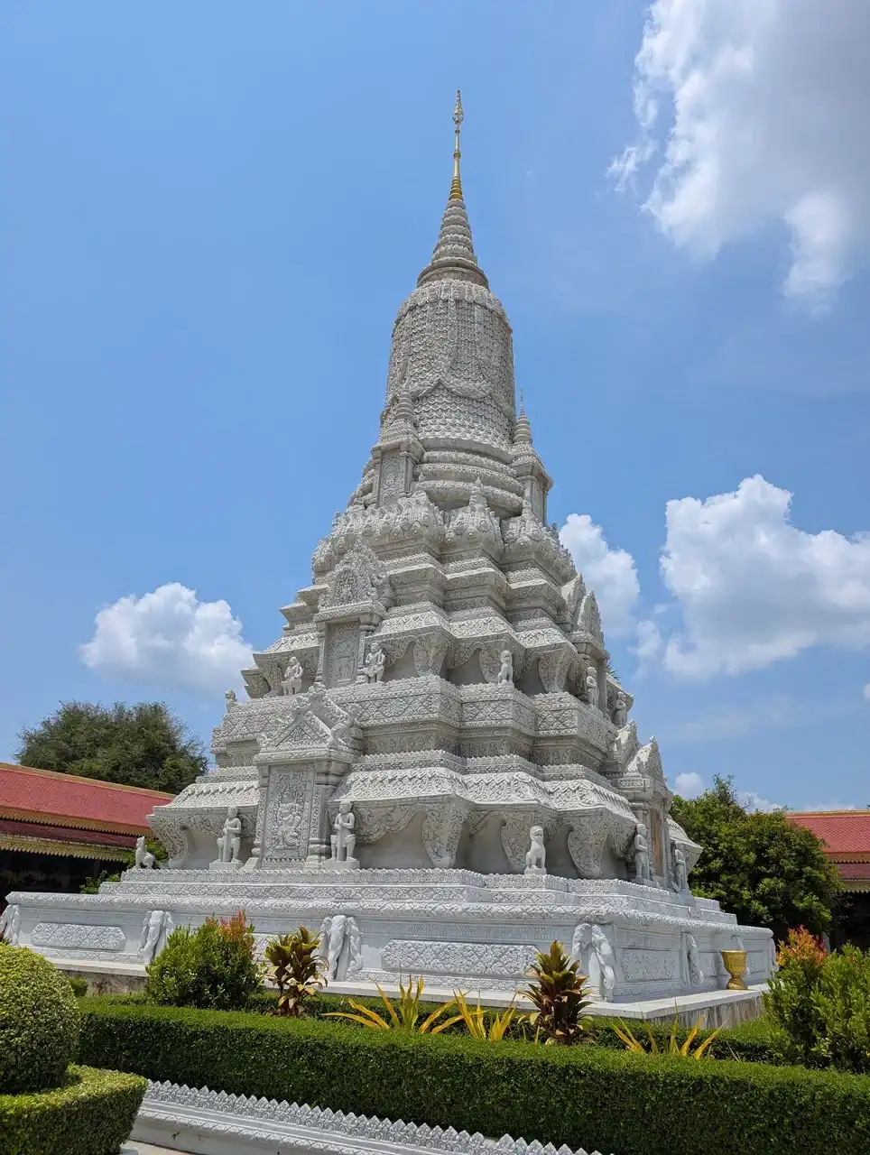 /phnom-penh/silver-pagoda4.jpg