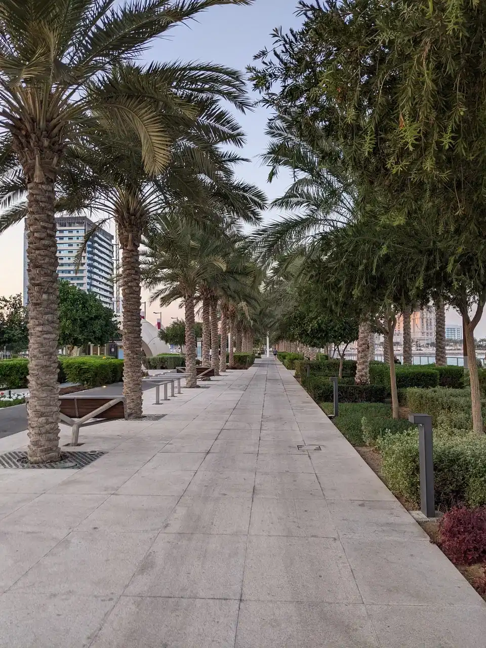 /doha/lusail-marina-corniche3.JPG