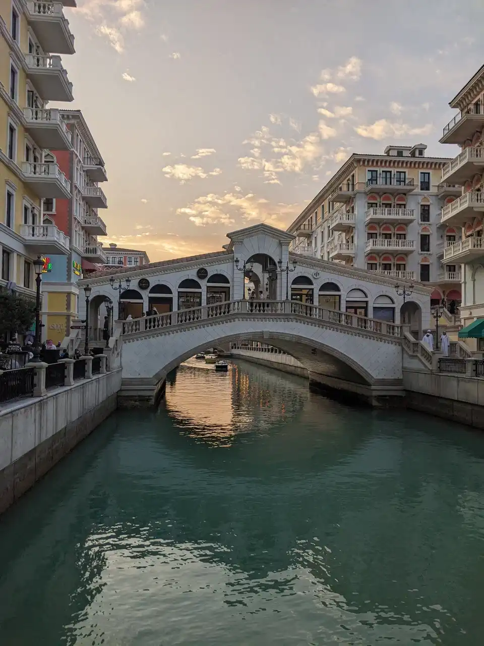 /doha/qanat-quartier3.JPG