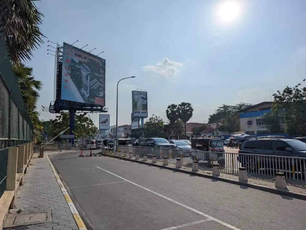 /phnom-penh/airport-taxi2.jpg