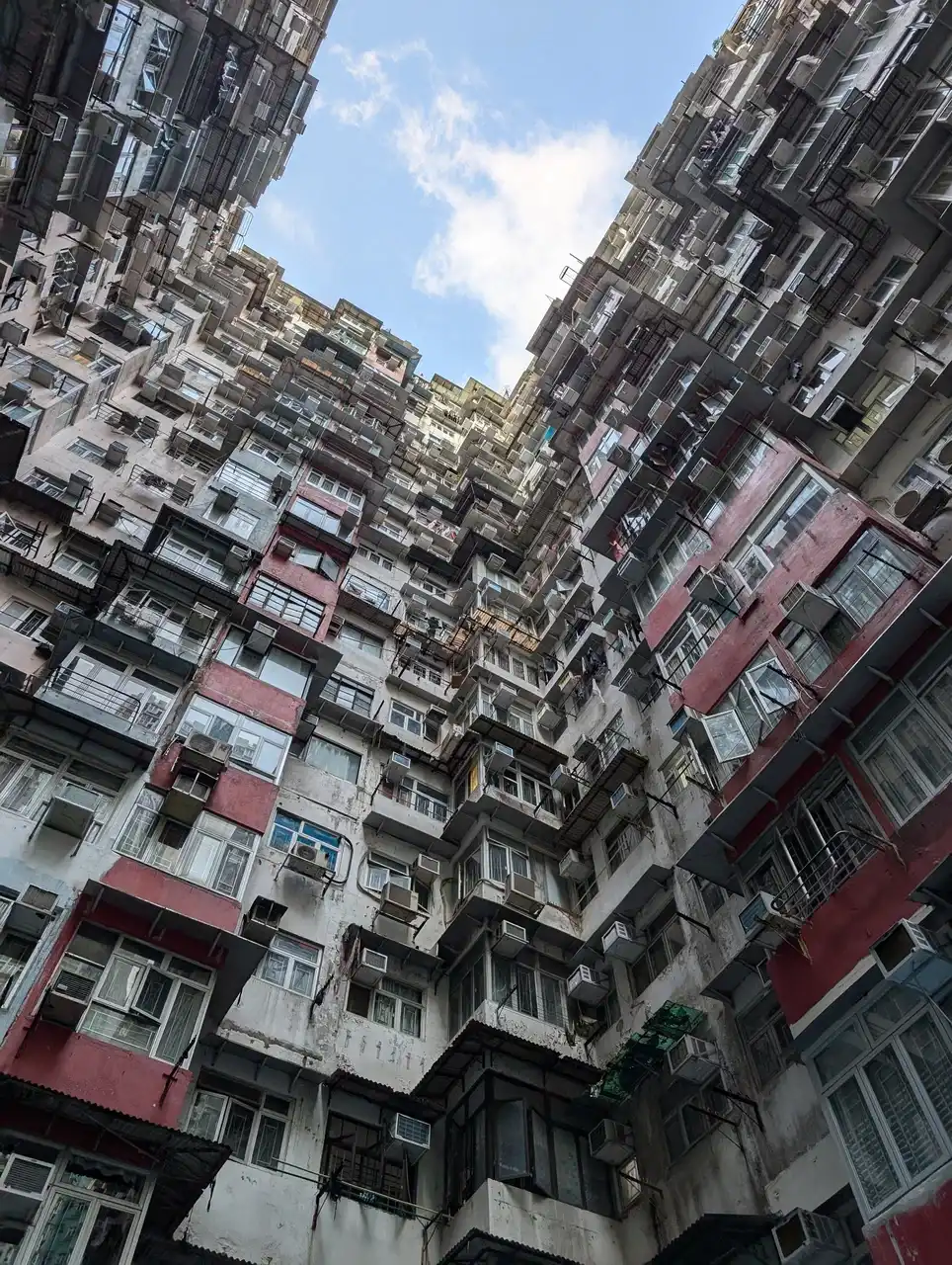 /hong-kong/dom-monstr2.JPG