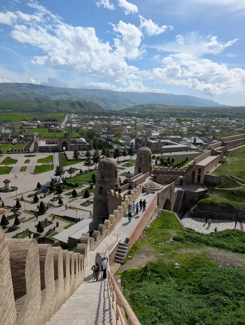 /dushanbe/hisor-fortress5.JPG