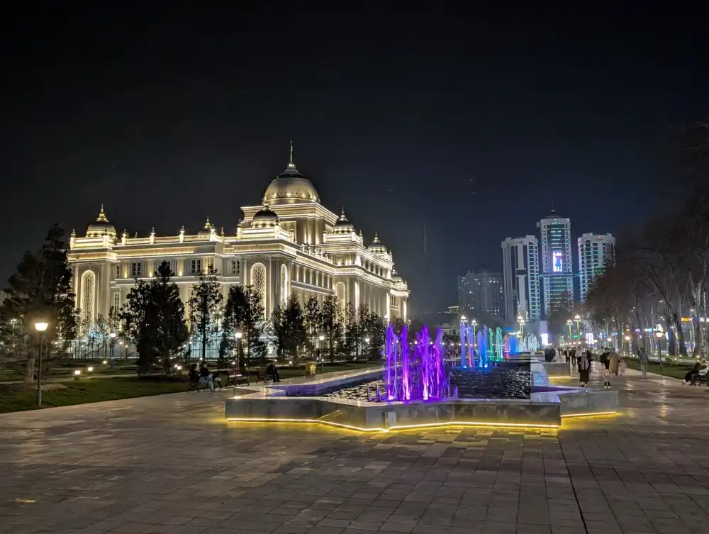 /dushanbe/parlament2.JPG