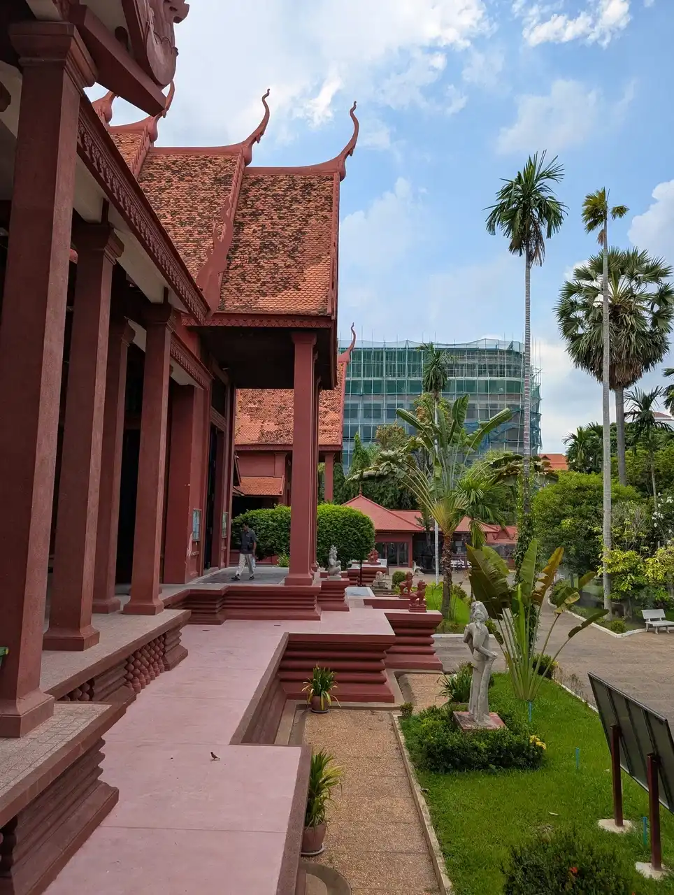 /phnom-penh/national-museum2.jpg