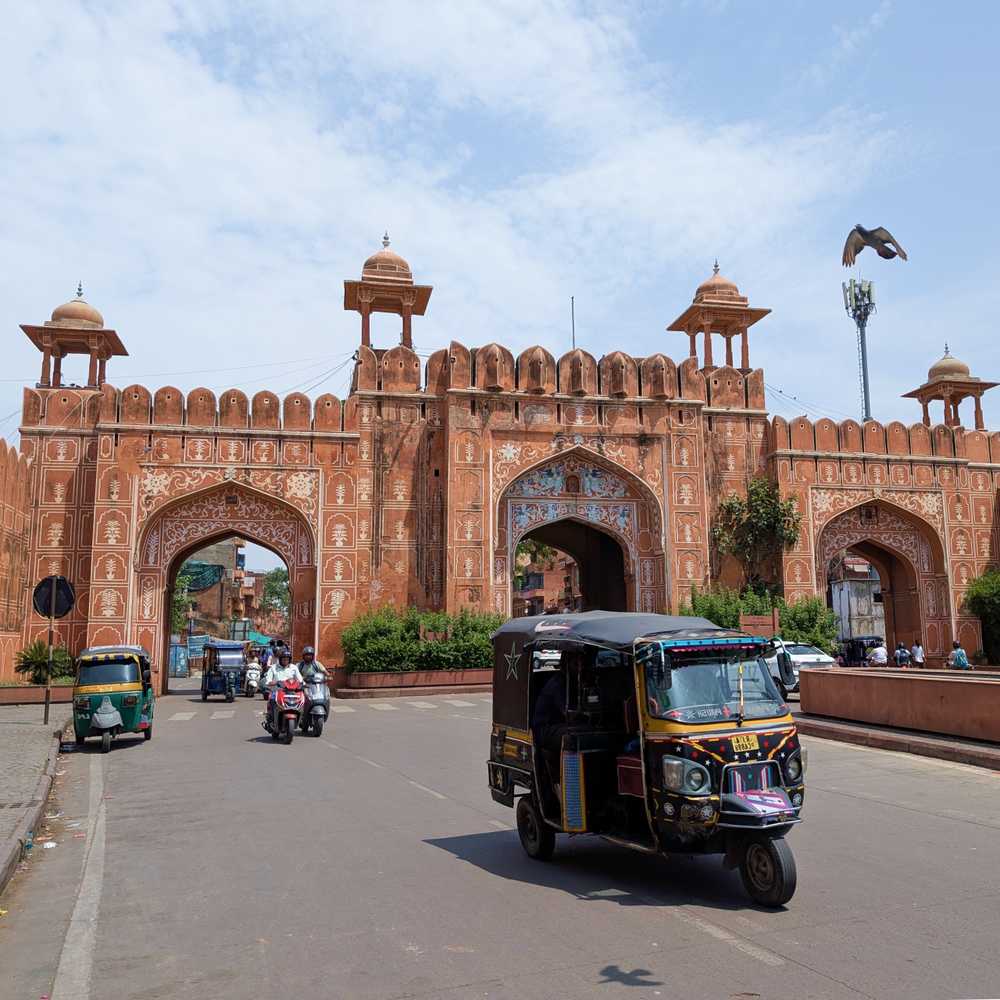 Author India e-Visa: how to apply and what documents required