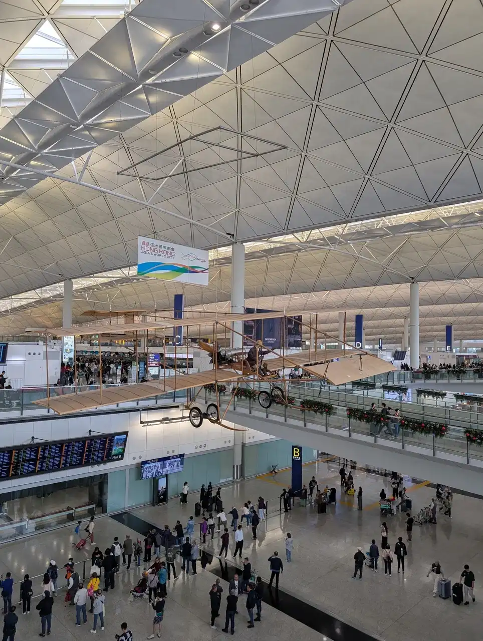 /hong-kong/airport2.JPG