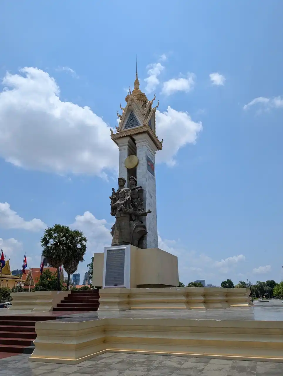 /phnom-penh/wat-botum-park2.jpg