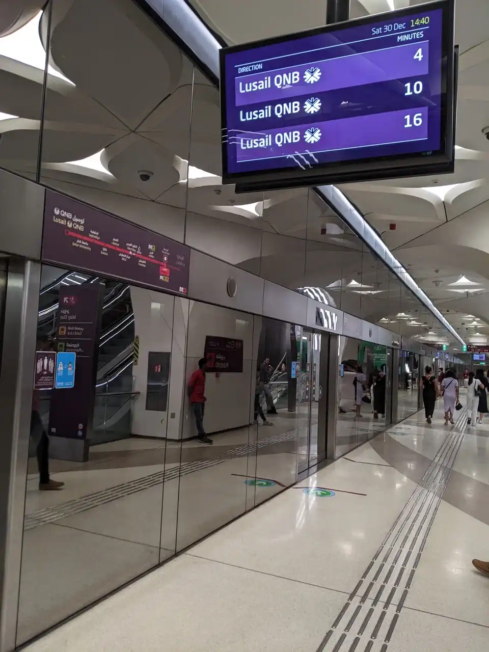 /doha/metro3.JPG