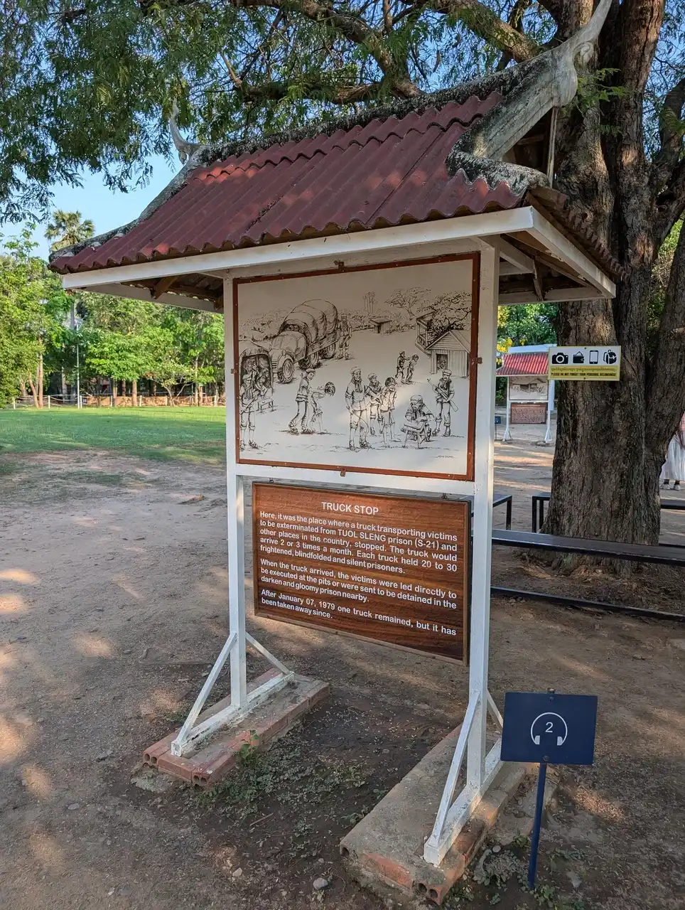 /phnom-penh/death-fields2.jpg