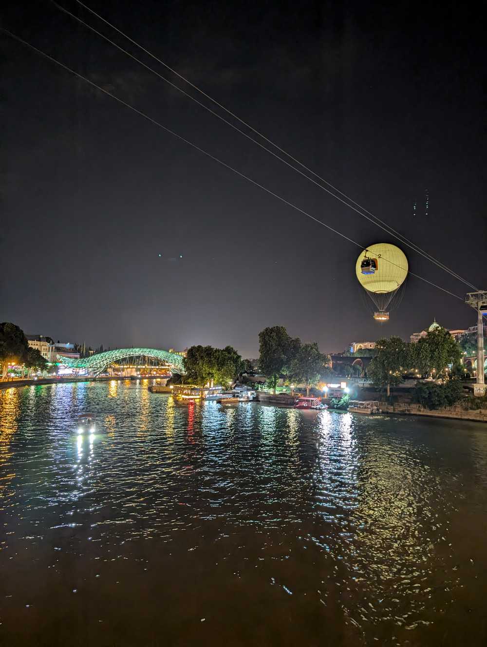 /tbilisi/peace-bridge3.jpg