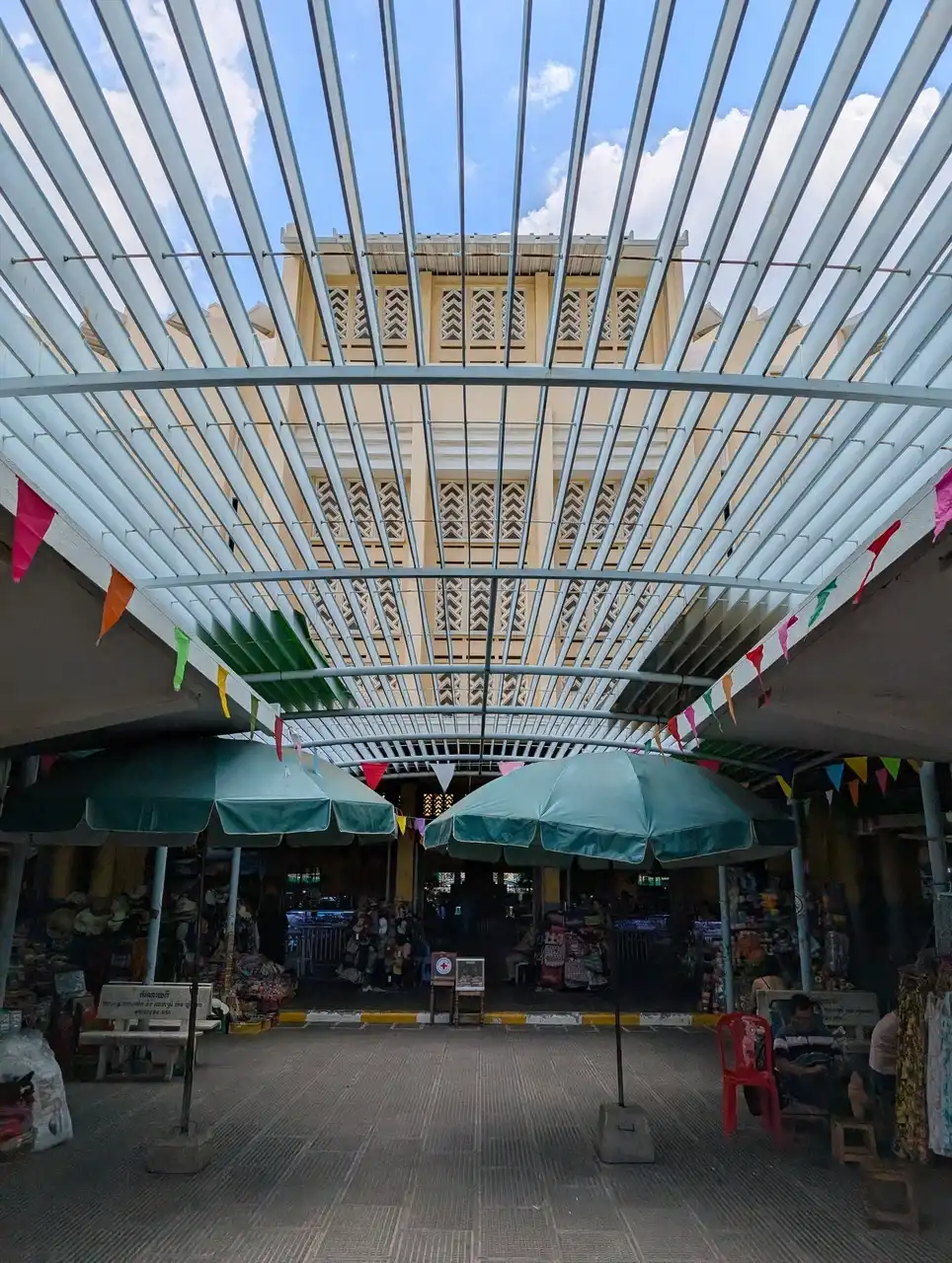 /phnom-penh/central-market2.jpg