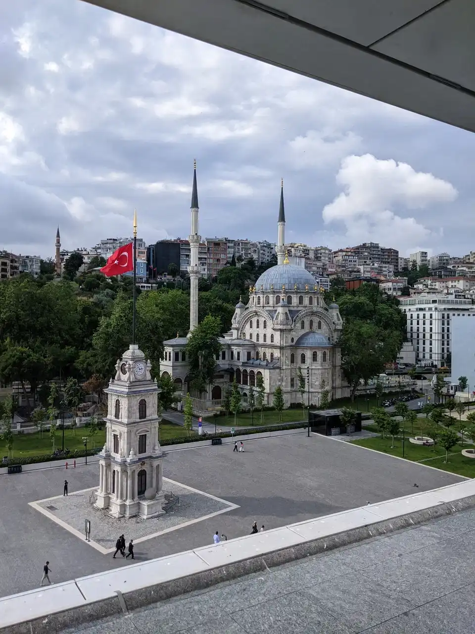 /istanbul/nusretie2.jpg