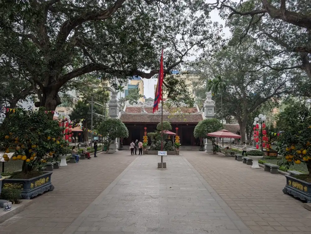 /hanoi/quan-thanh-temple2.jpg
