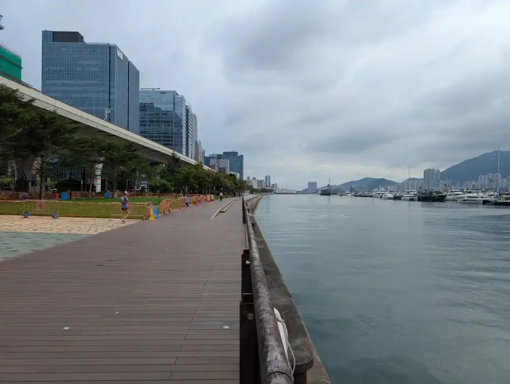 /hong-kong/kwun-tong-promenade4.JPG