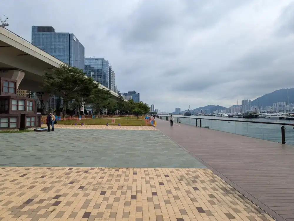 /hong-kong/kwun-tong-promenade3.JPG