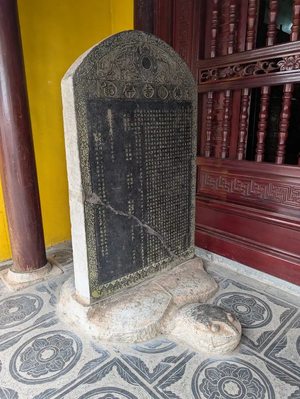 /hanoi/tran-quoc-pagoda5.jpg