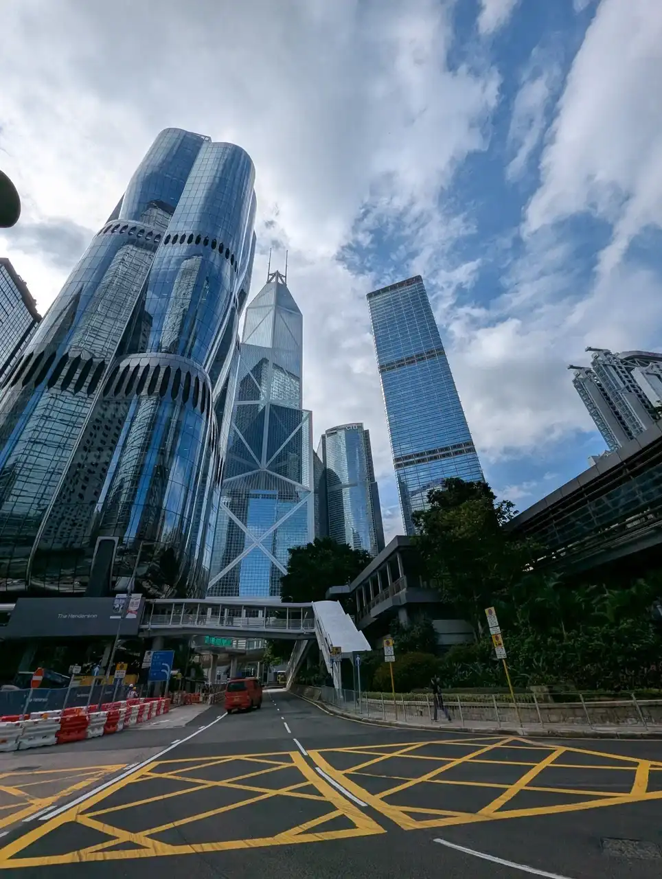 /hong-kong/center2.JPG