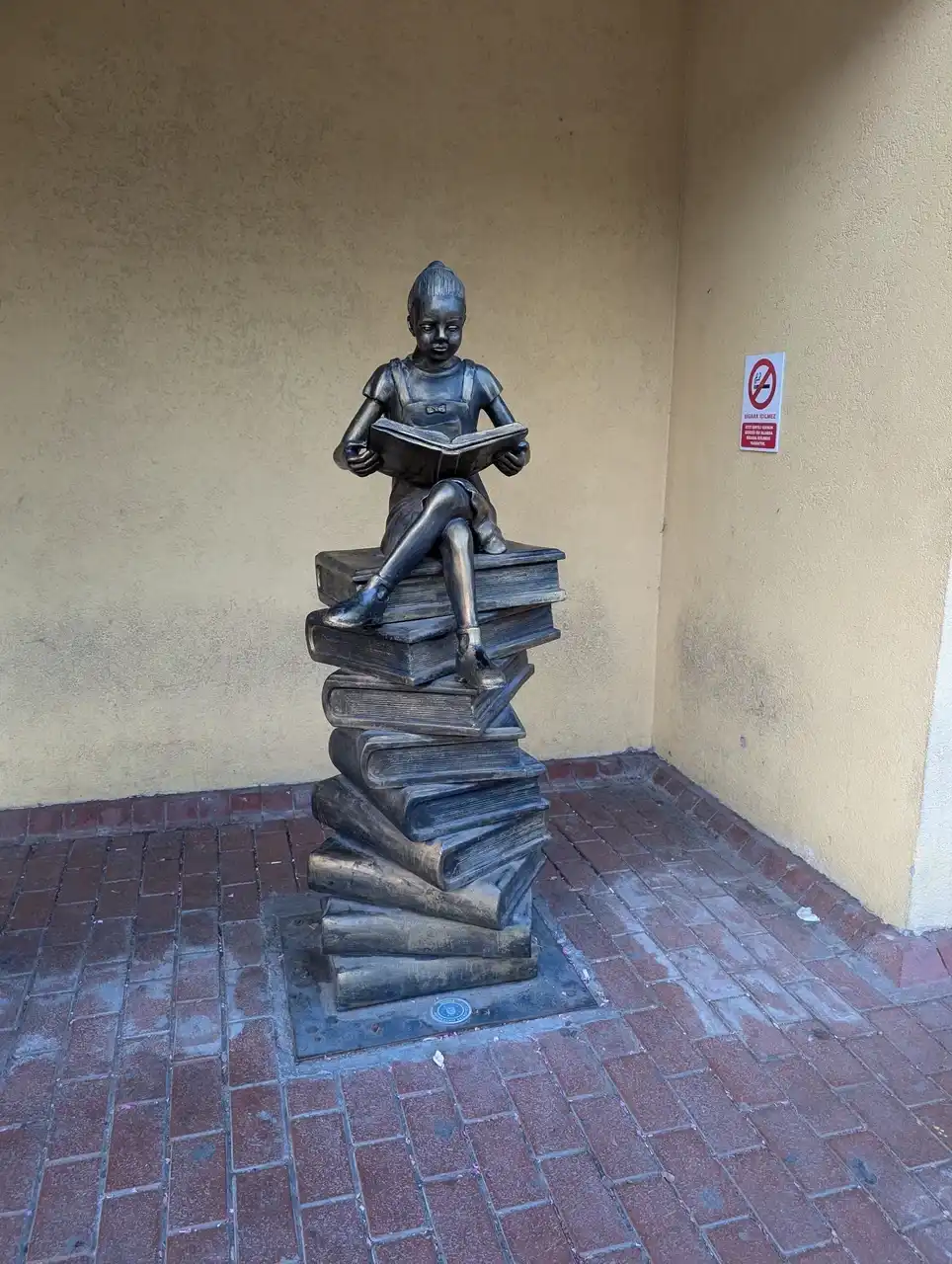 /bursa/bursa-sculptura2.jpg