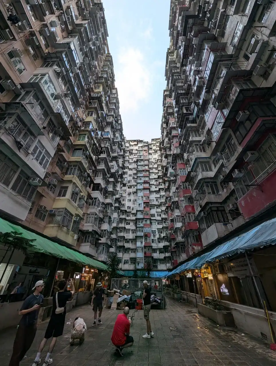 /hong-kong/dom-monstr3.JPG