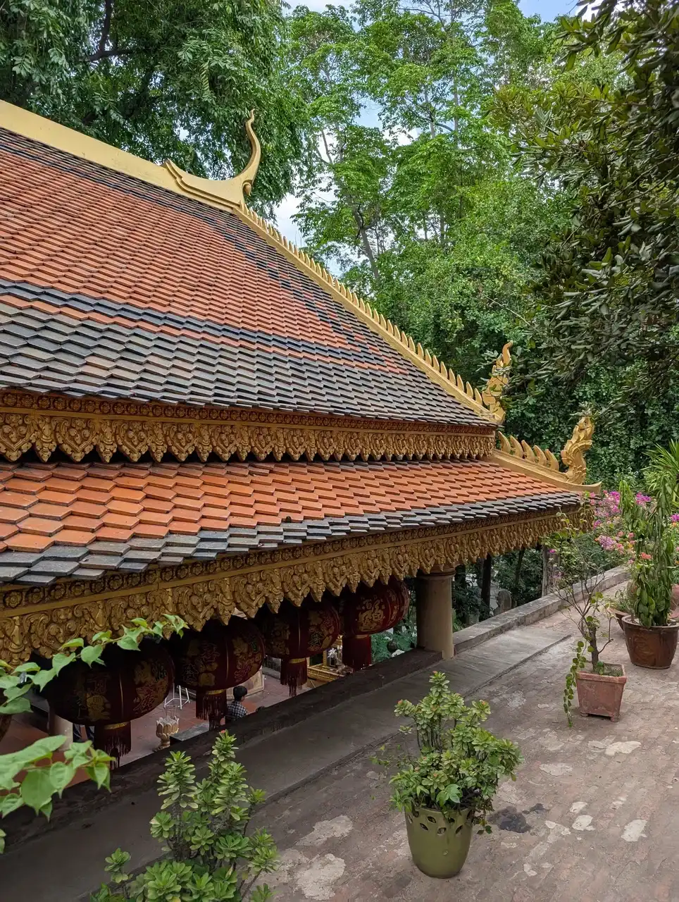 /phnom-penh/wat-phnom2.jpg