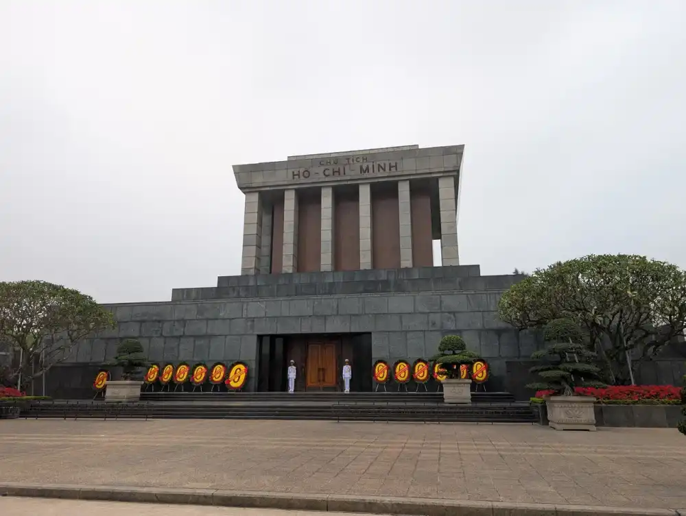/hanoi/mausolei2.jpg